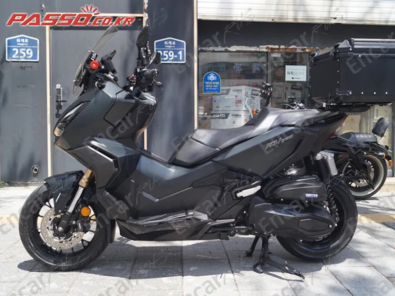 Honda Adv 350 - фото 1