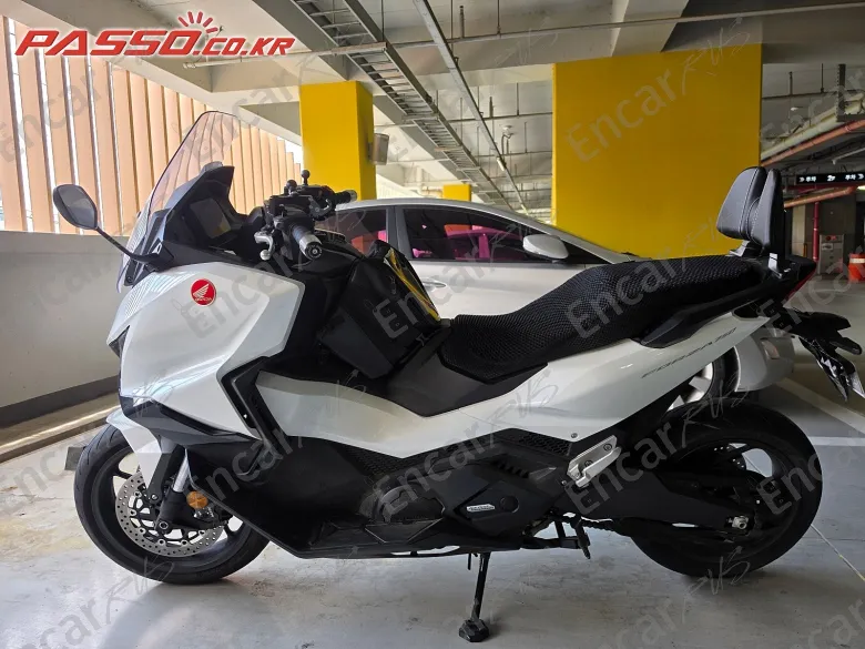 Honda Forza 750 - фото 1