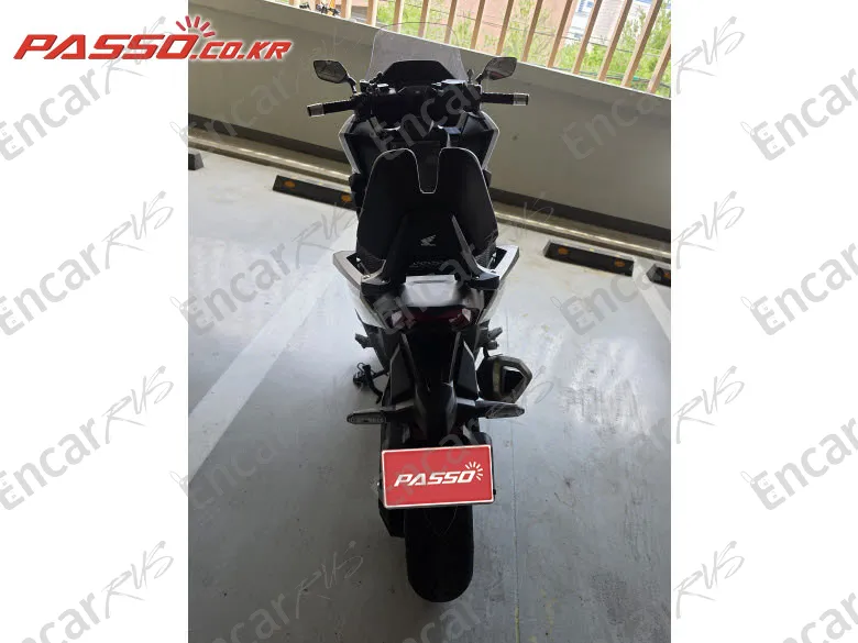 Honda Forza 750 - фото 2