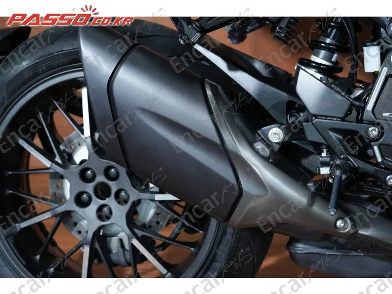 Honda Cb 1000 R - фото 6