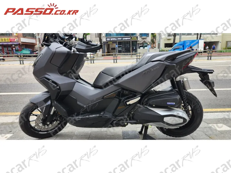 Honda Adv 350 - фото 1