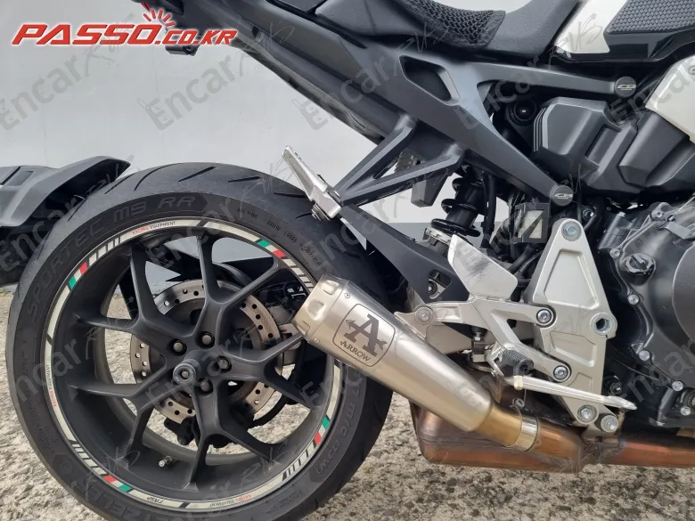 Honda Cb 1000 R - фото 4