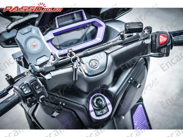 YAMAHA X MAX 300 ABS - фото 3