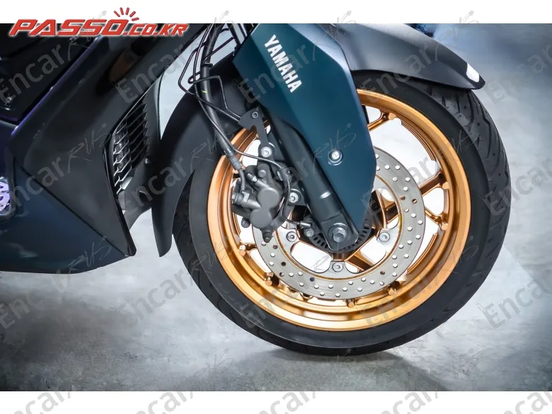 YAMAHA X MAX 300 ABS - фото 5