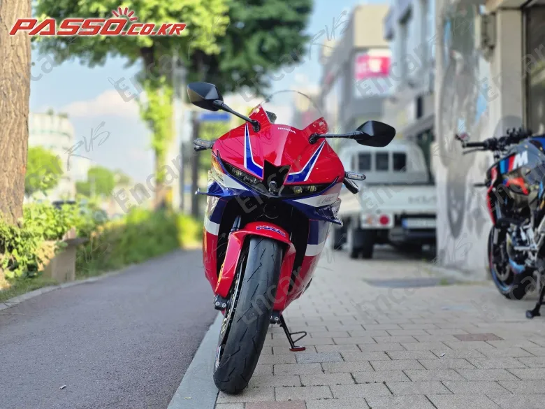 HONDA CBR 600 RR - фото 3