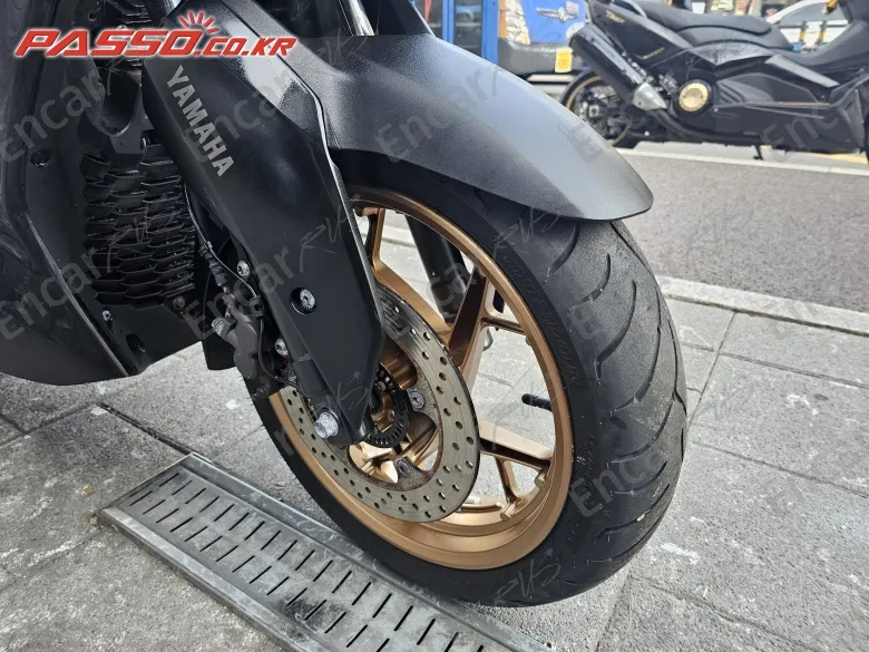 YAMAHA X MAX 300 ABS - фото 3