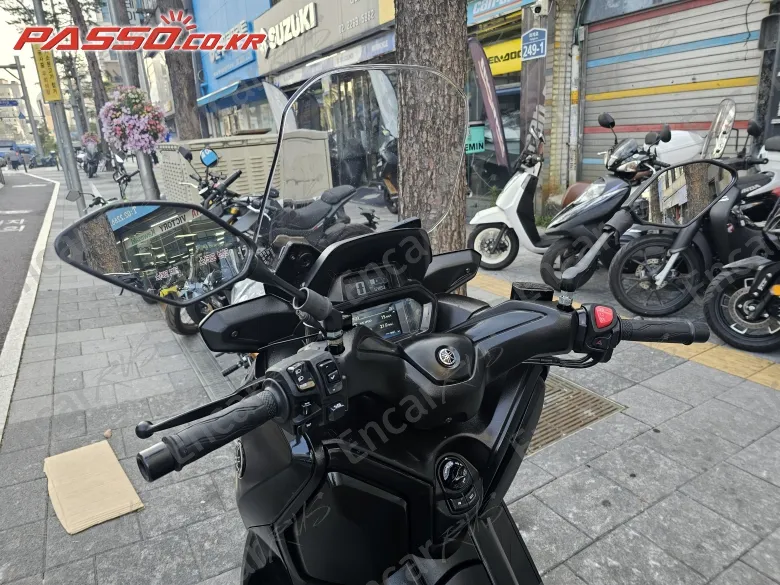 YAMAHA X MAX 300 ABS - фото 5