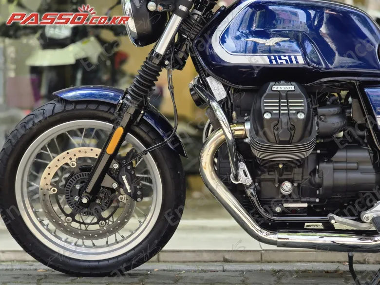 MOTO GUZZI V7 850 SPECIAL - фото 4