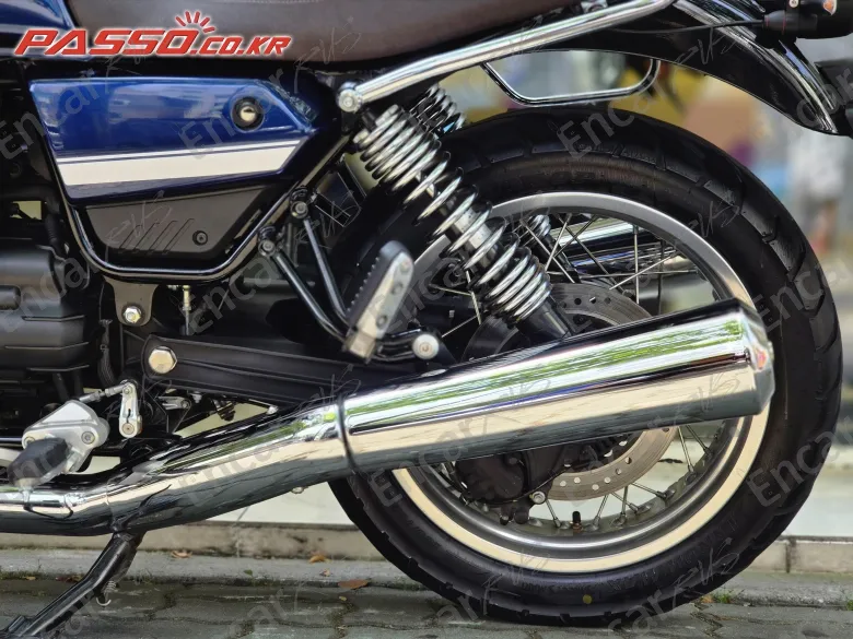 MOTO GUZZI V7 850 SPECIAL - фото 5