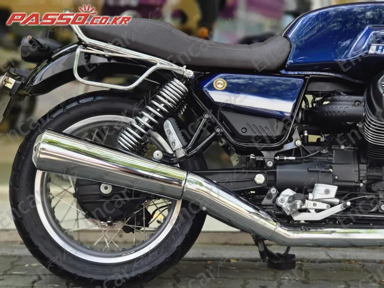 MOTO GUZZI V7 850 SPECIAL - фото 6