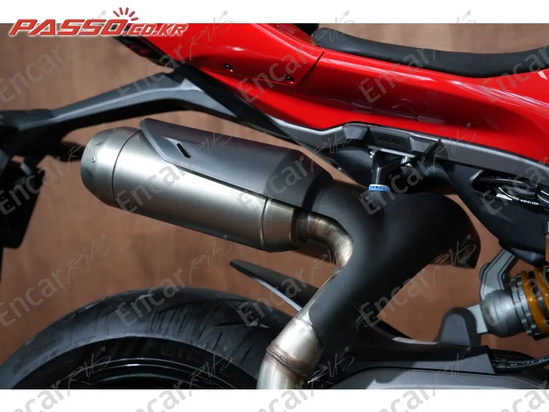 DUCATI TREETFIGHTER V2 S - фото 6