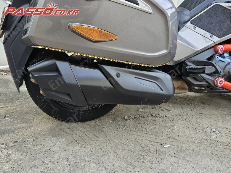 BRP CAN-AM SPYDER F3 T - фото 6