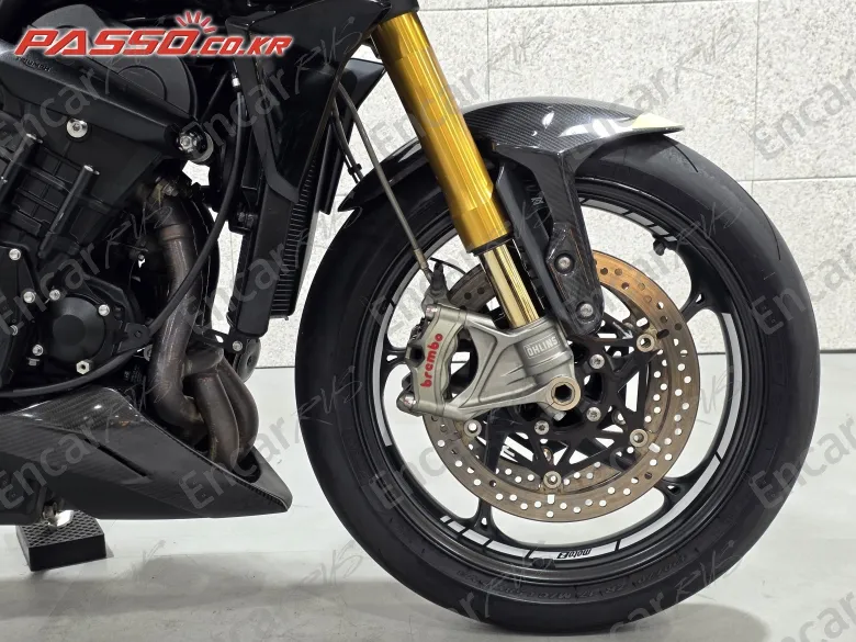 TRIUMPH STREET TRIPLE 765 MOTO2™ EDITION - фото 5