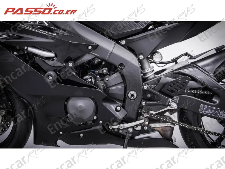 YAMAHA YZF R6 - фото 4