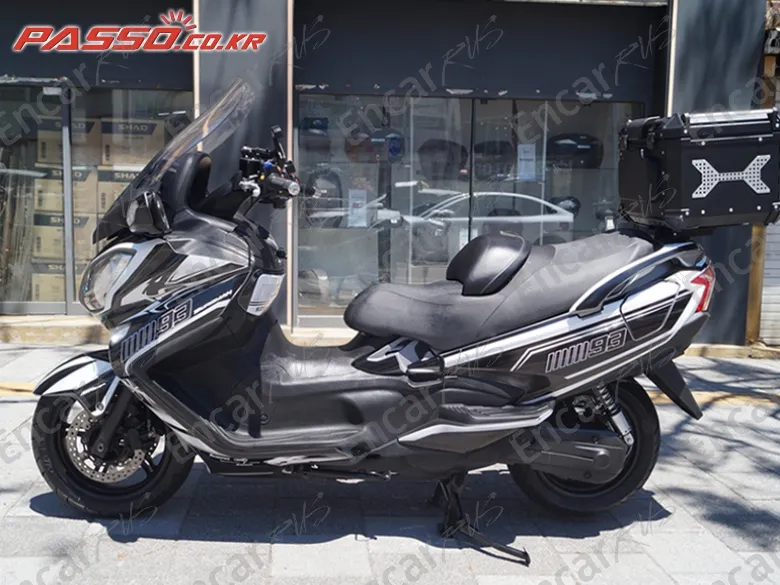 SUZUKI BURGMAN 650 - фото 1