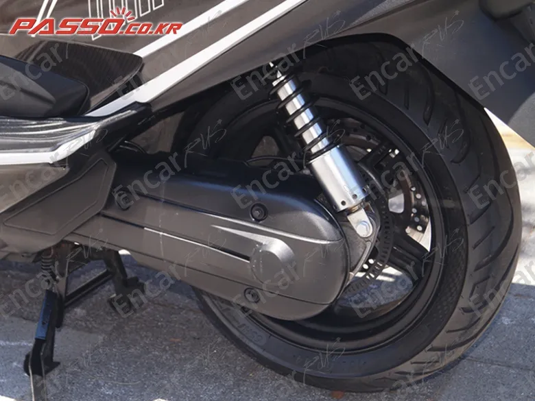 SUZUKI BURGMAN 650 - фото 4