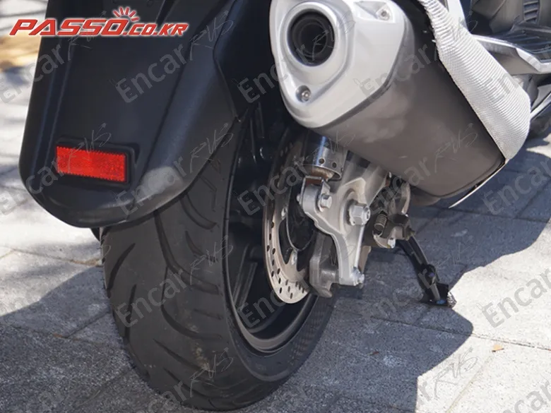 SUZUKI BURGMAN 650 - фото 6