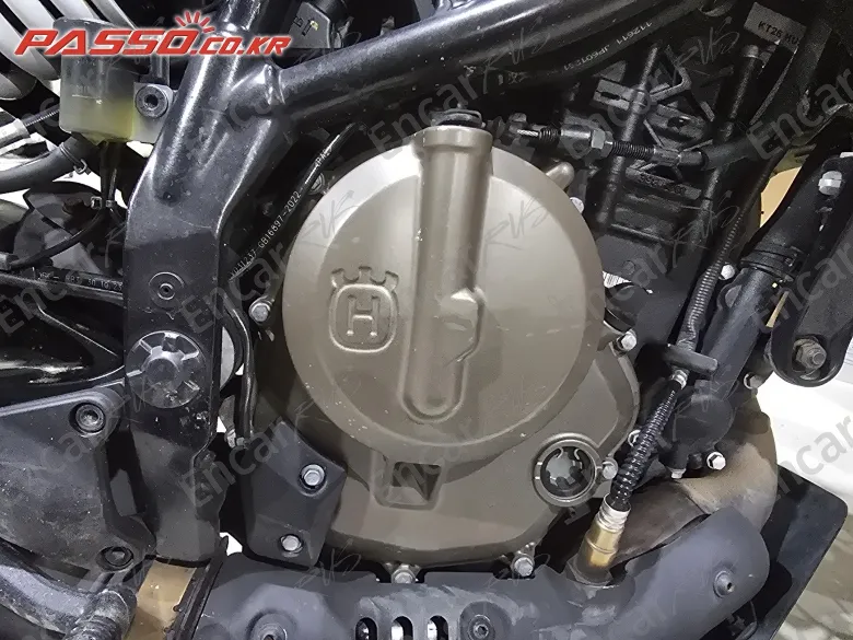 HUSQVARNA SVARTPILEN 401 - фото 4
