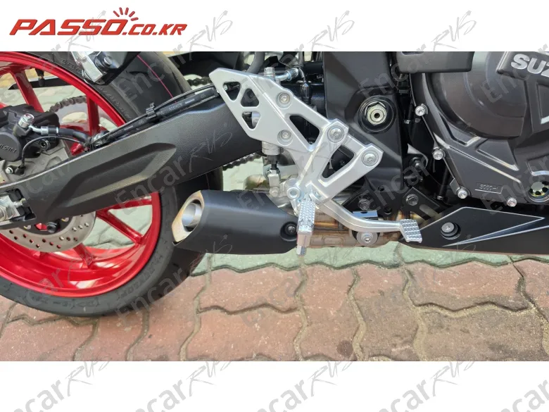 SUZUKI GSX 8 R - фото 6