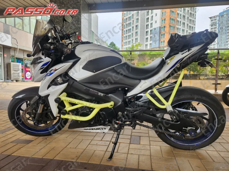 Suzuki Gsx S 1000 - фото 1