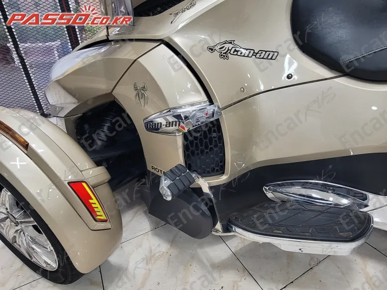 BRP CAN-AM SPYDER RT - фото 6