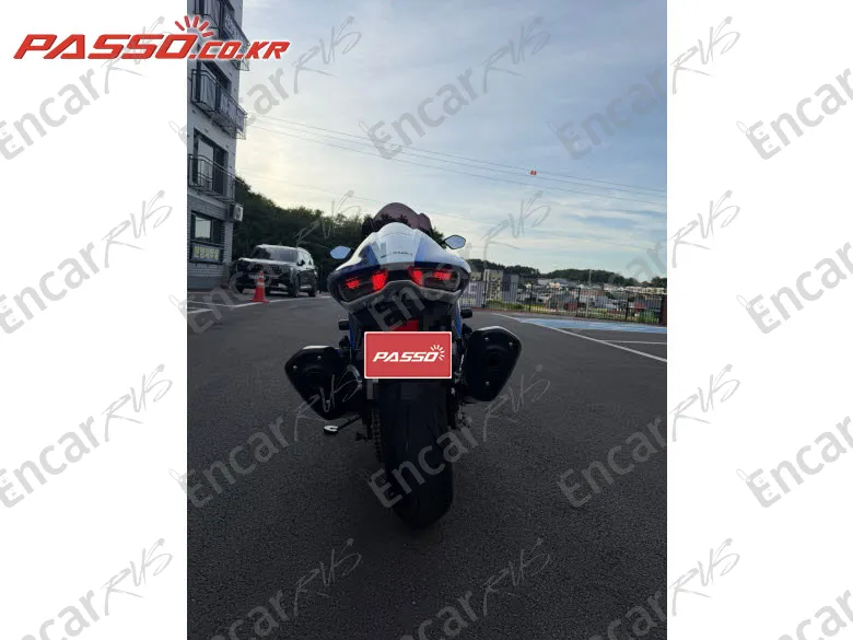 Suzuki Gsx R 1300 Hayabusa - фото 2