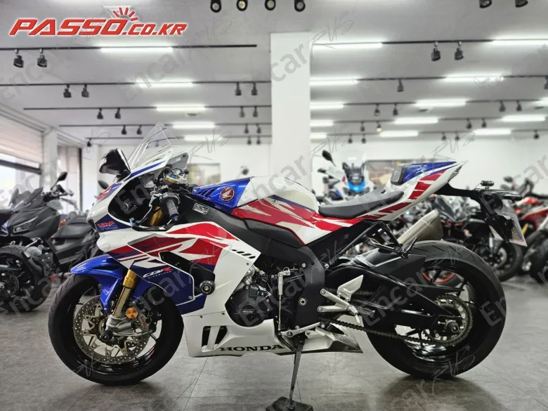 Honda Cbr 1000 Rr-R Fireblade Sp - фото 1