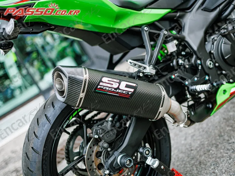 KAWASAKI NINJA ZX 4 RR - фото 6