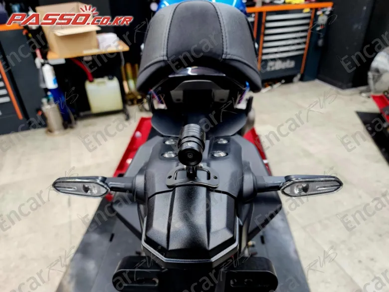 YAMAHA XSR 900 - фото 2