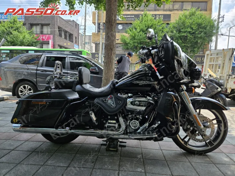 Harley-Davidson Flhx - фото 0