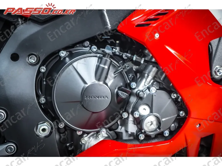 HONDA CBR 1000 RR-R FIREBLADE SP - фото 4