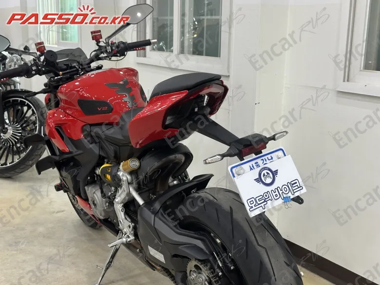DUCATI STREETFIGHTER V2 - фото 2