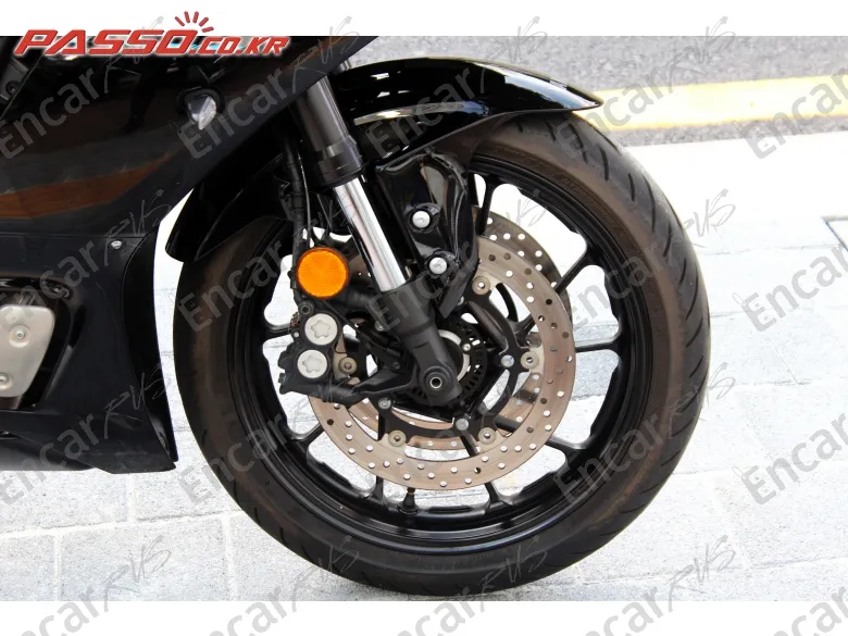 Yamaha Yzf R7 - фото 6