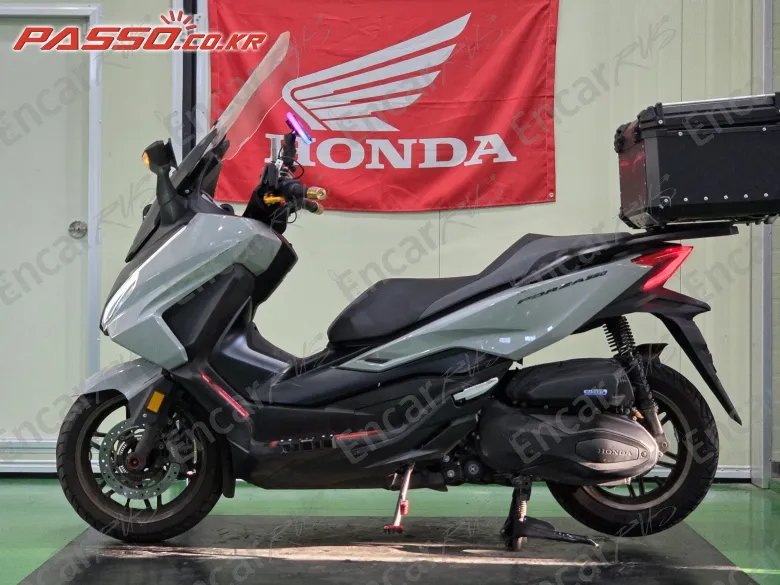 Honda Forza 350 - фото 1