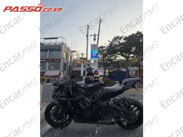 YAMAHA YZF R1 - фото 1