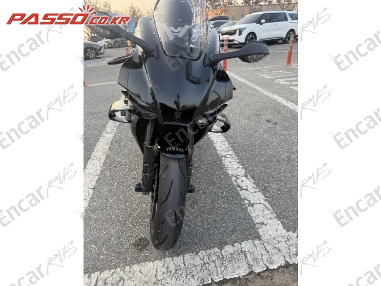 YAMAHA YZF R1 - фото 3