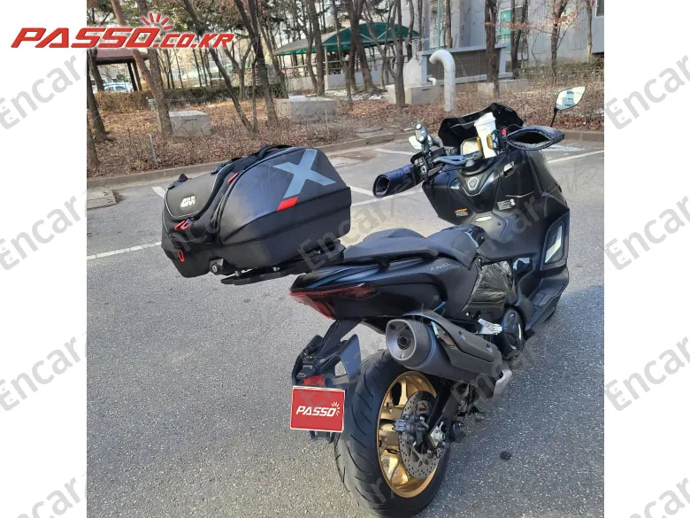 Yamaha T Max 560 - фото 3