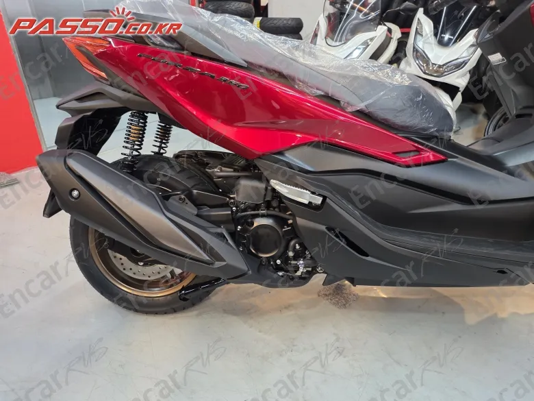Honda Forza 350 - фото 6