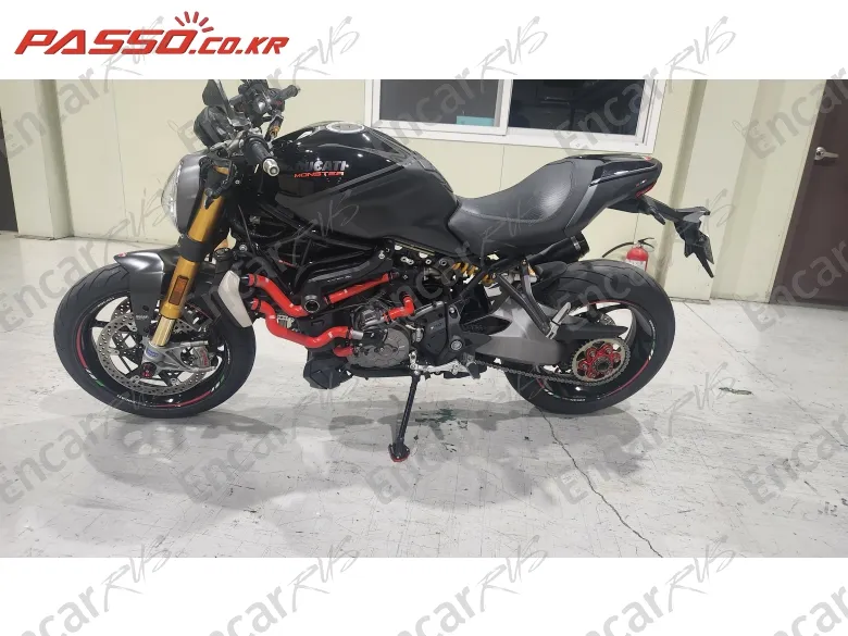Ducati Monster 1200 S - фото 1