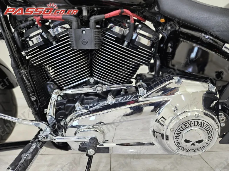 HARLEY-DAVIDSON SPORT GLIDE - фото 4