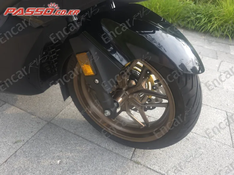 Honda Forza 350 - фото 5