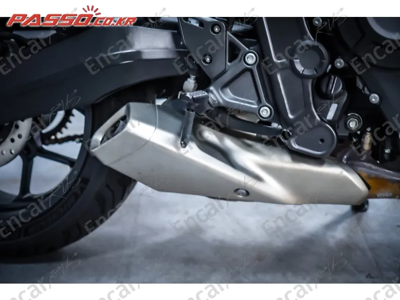HONDA CB 650 R ABS - фото 6