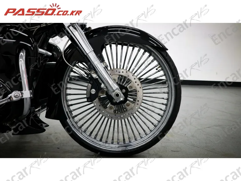 HARLEY-DAVIDSON FLHX - фото 5
