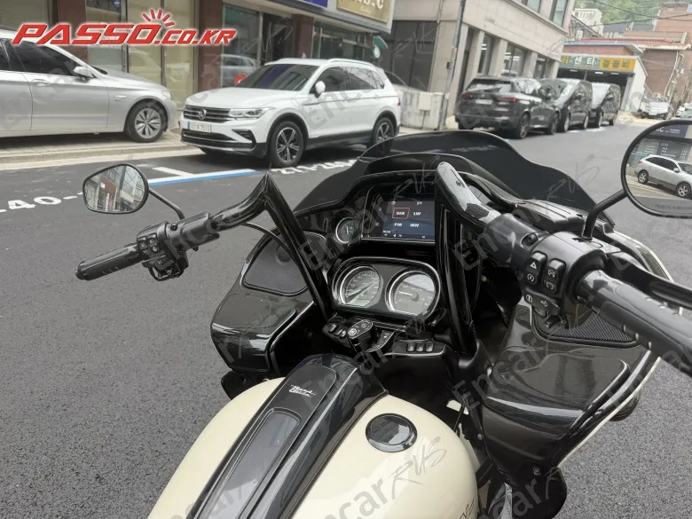 HARLEY-DAVIDSON ROAD GLIDE ST - фото 3