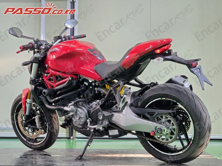 Ducati Monster 821 - фото 5