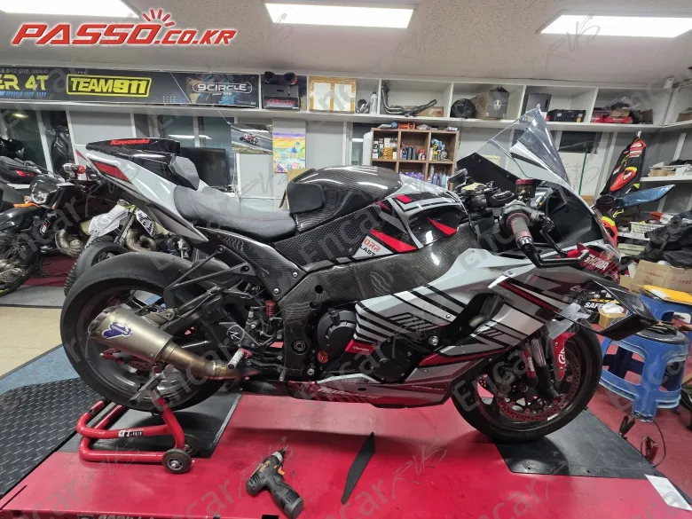 KAWASAKI ZX 10 R - фото 0