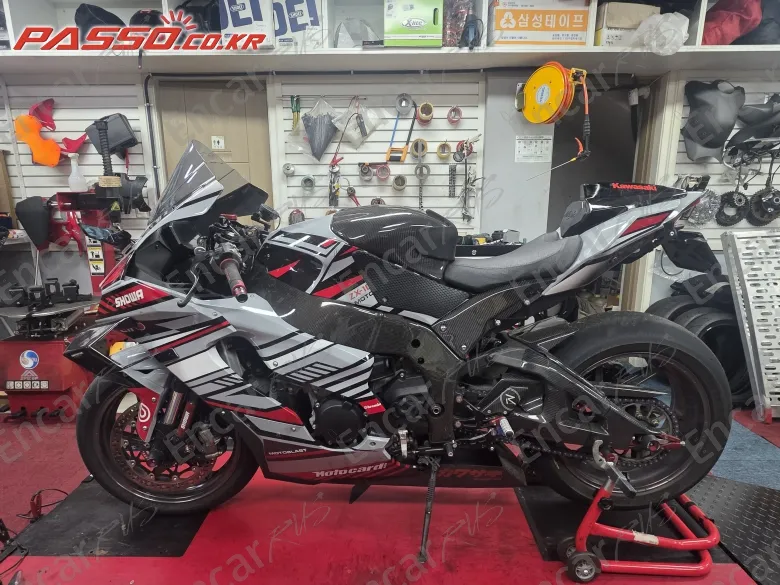 KAWASAKI ZX 10 R - фото 1