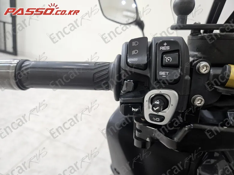 YAMAHA T MAX 560 - фото 3