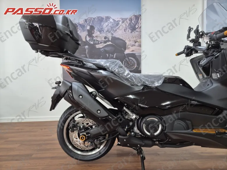 YAMAHA T MAX 560 - фото 6