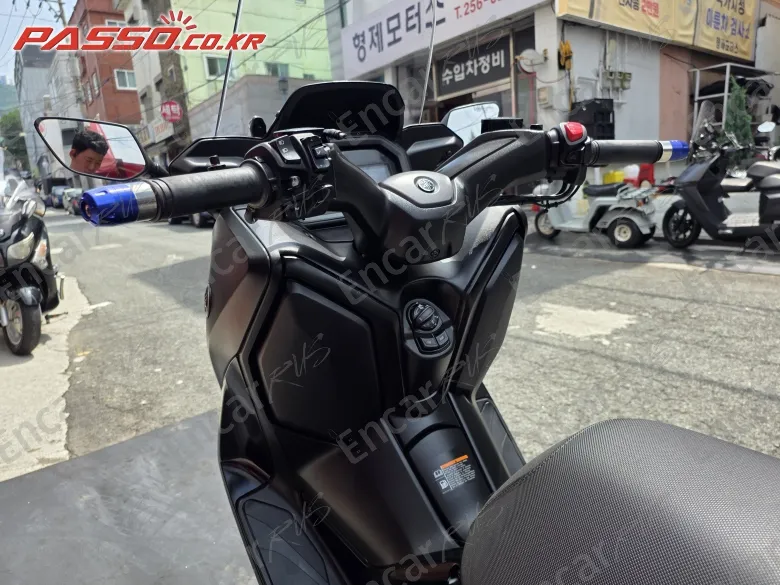 YAMAHA X MAX 300 ABS - фото 3